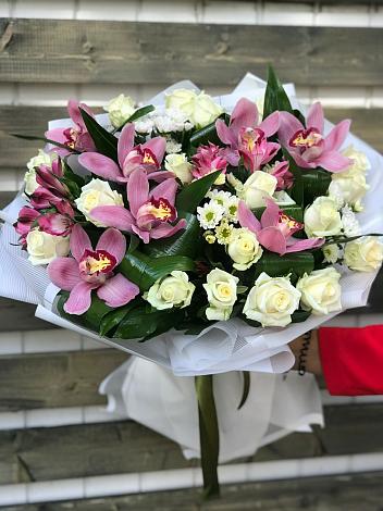 Букет цветов из: Розы и Хризантемы в Похвистнево