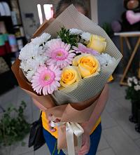 Букет цветов из:  Герберы, Розы и Хризантемы в Похвистнево