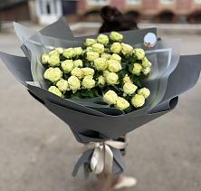 Букет Белые кустовые розы Солинеро в Похвистнево