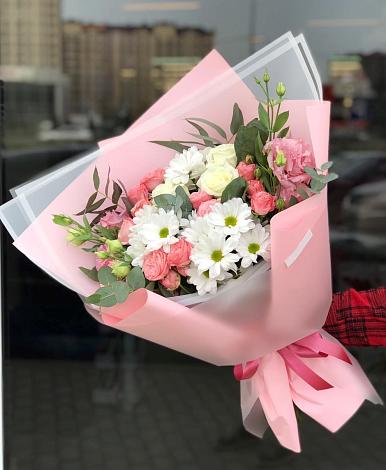 Букет цветов из: Розы, Лизиантусы и Хризантемы в Похвистнево